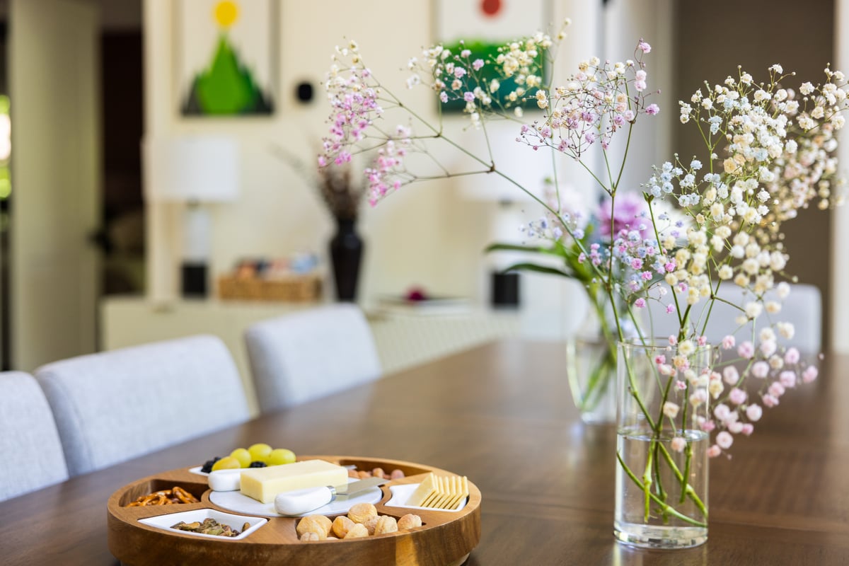 Dining table detail at Rainier Retreat